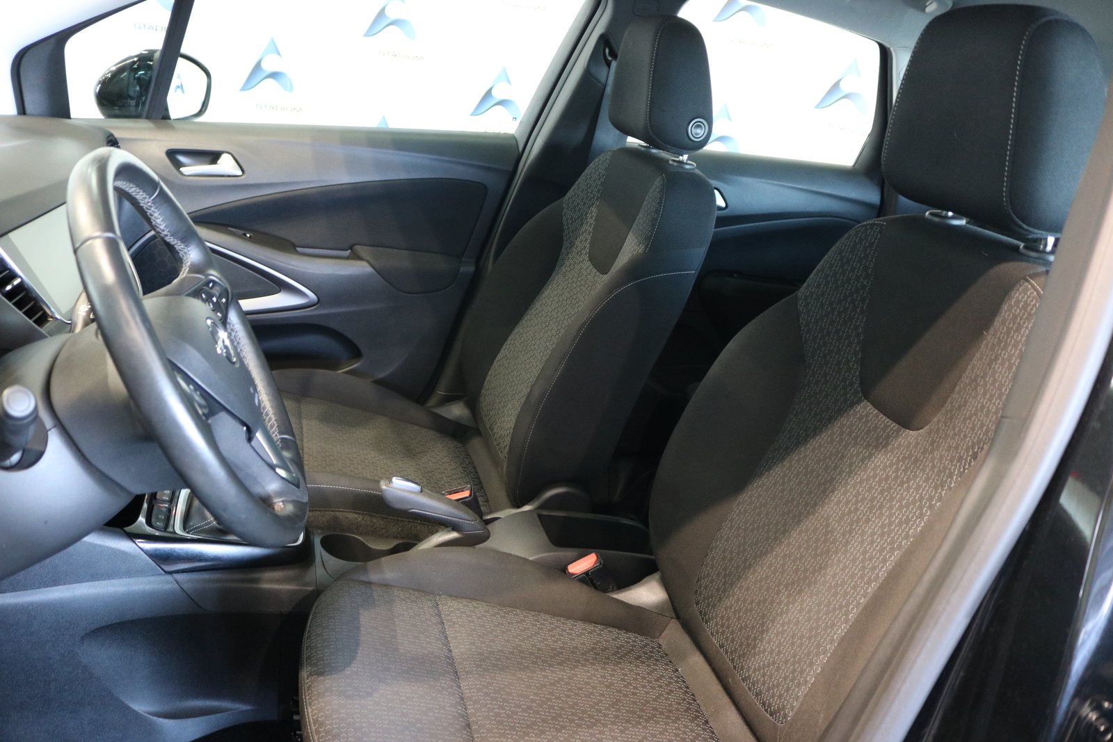 OPEL Crossland X 1.2i 120 Years Edition, Petrol, Second hand / Used, Manual - 4