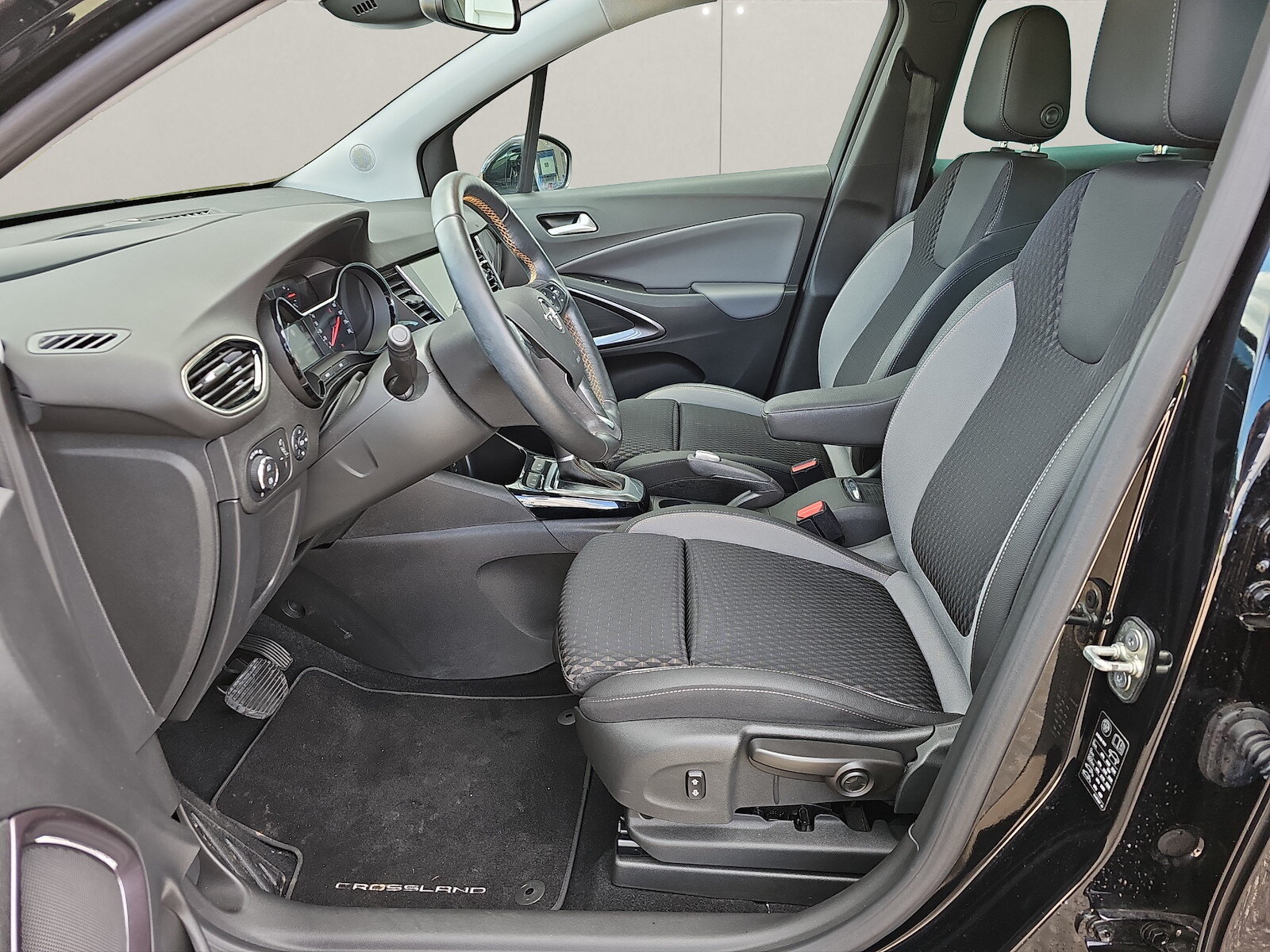 OPEL Crossland X 1.2 T 130 Ultimate S/S, Petrol, Second hand / Used, Automatic - 6