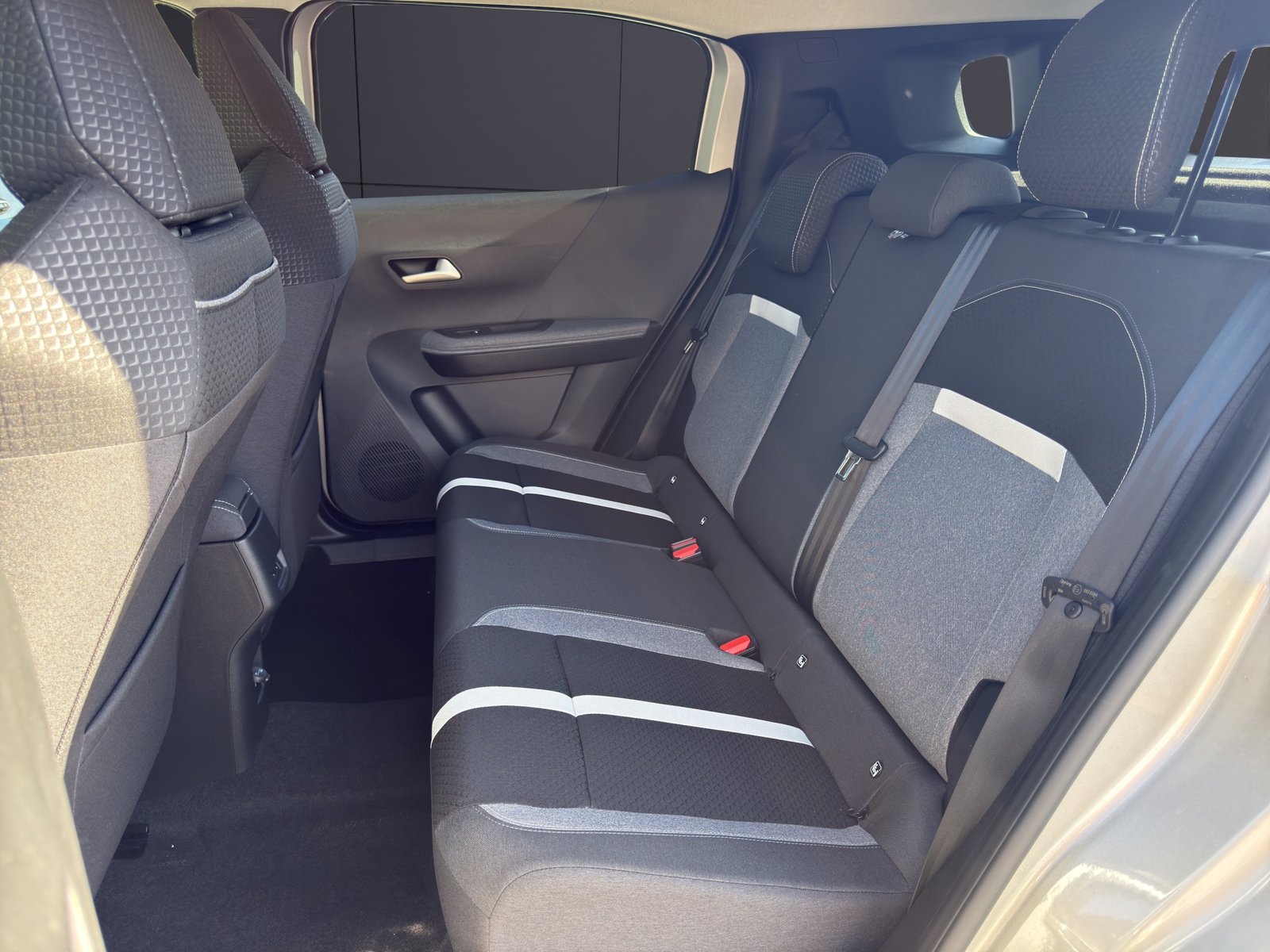 OPEL Frontera 1.2 MHEV GS, Hybride Léger Essence/Électricité, Voiture nouvelle, Automatique - 7