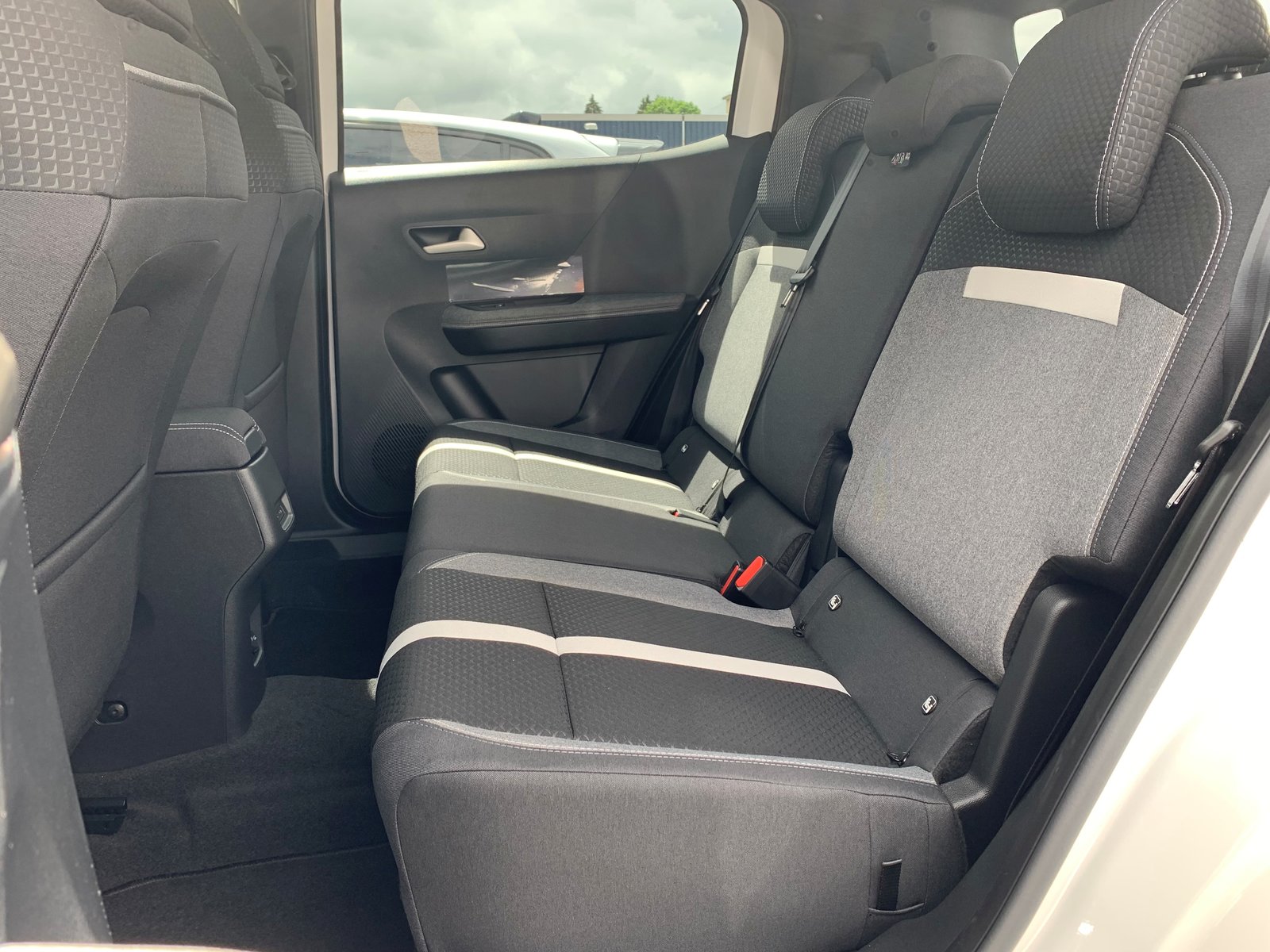 OPEL Frontera 1.2i MHEV GS, Mild-Hybrid Benzin/Elektro, Neuwagen, Automatik - 5