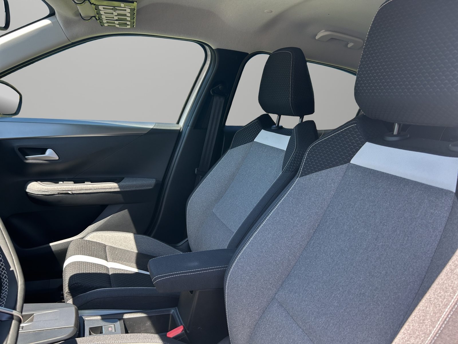 OPEL Frontera 1.2 T HEV 145 GS, Mild-Hybrid Benzin/Elektro, Occasion / Gebraucht, Automatik - 4