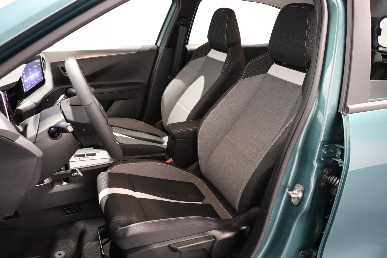 OPEL Frontera 1.2 T HEV Edition, Hybride Léger Essence/Électricité, Voiture de démonstration, Automatique - 4