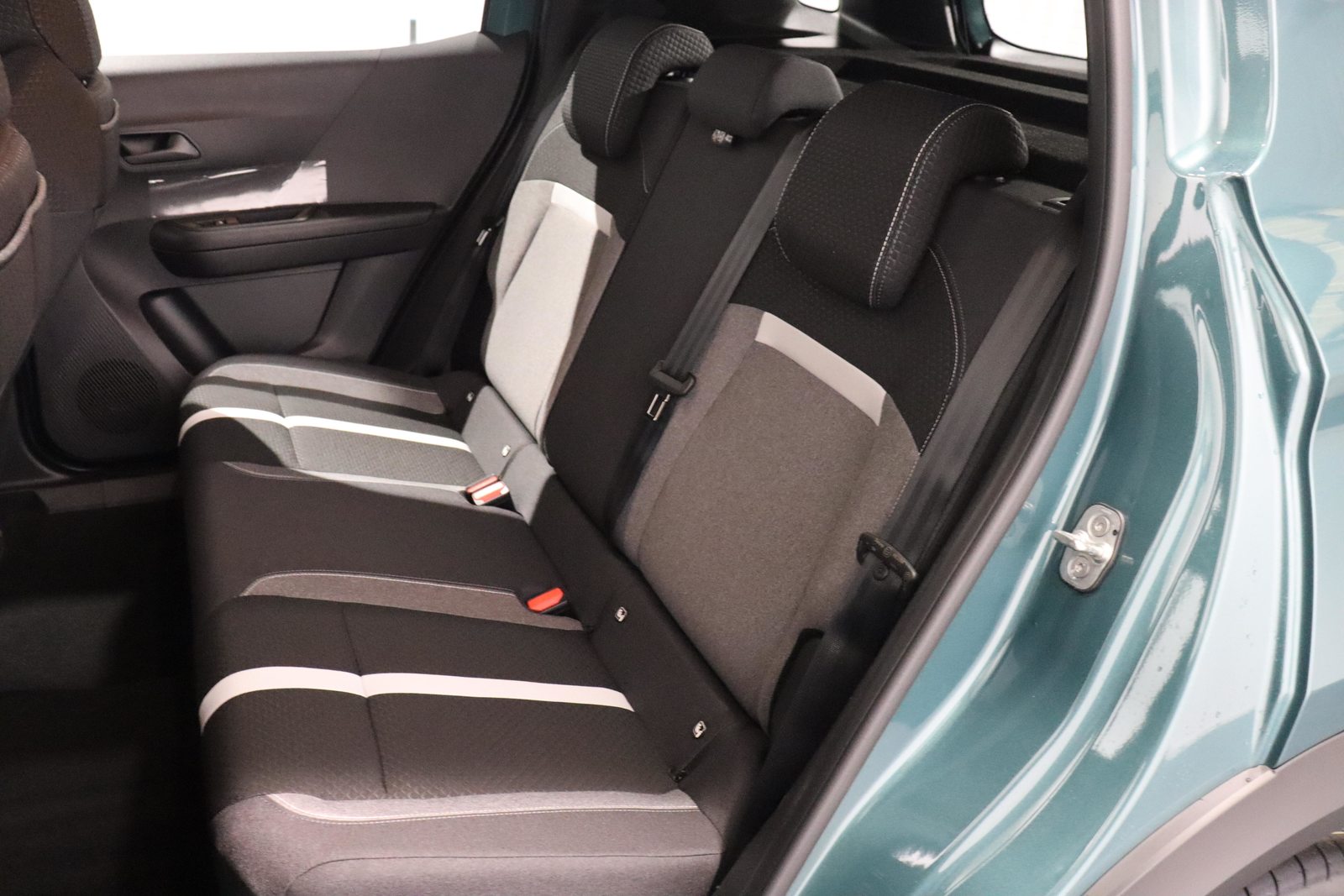 OPEL Frontera 1.2 T HEV Edition, Hybride Léger Essence/Électricité, Voiture de démonstration, Automatique - 5