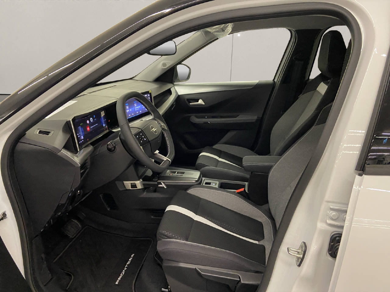 OPEL Frontera 1.2 T HEV 145 GS 7-Sitzer, Voll-Hybrid Benzin/Elektro, Neuwagen, Automat - 5