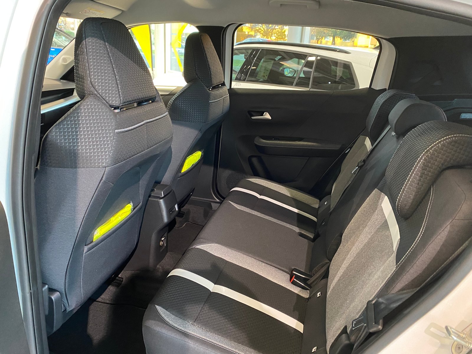 OPEL Frontera 1.2i MHEV GS, Mild-Hybrid Benzin/Elektro, Neuwagen, Automat - 4