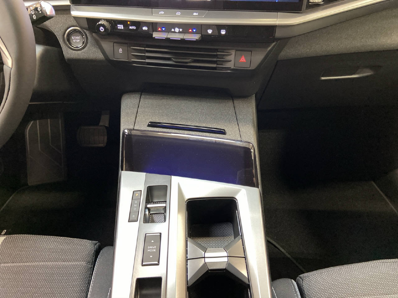 OPEL New Grandland 1.6 T 195 Edition, Plug-in-Hybrid Benzin/Elektro, Neuwagen, Automatik - 7