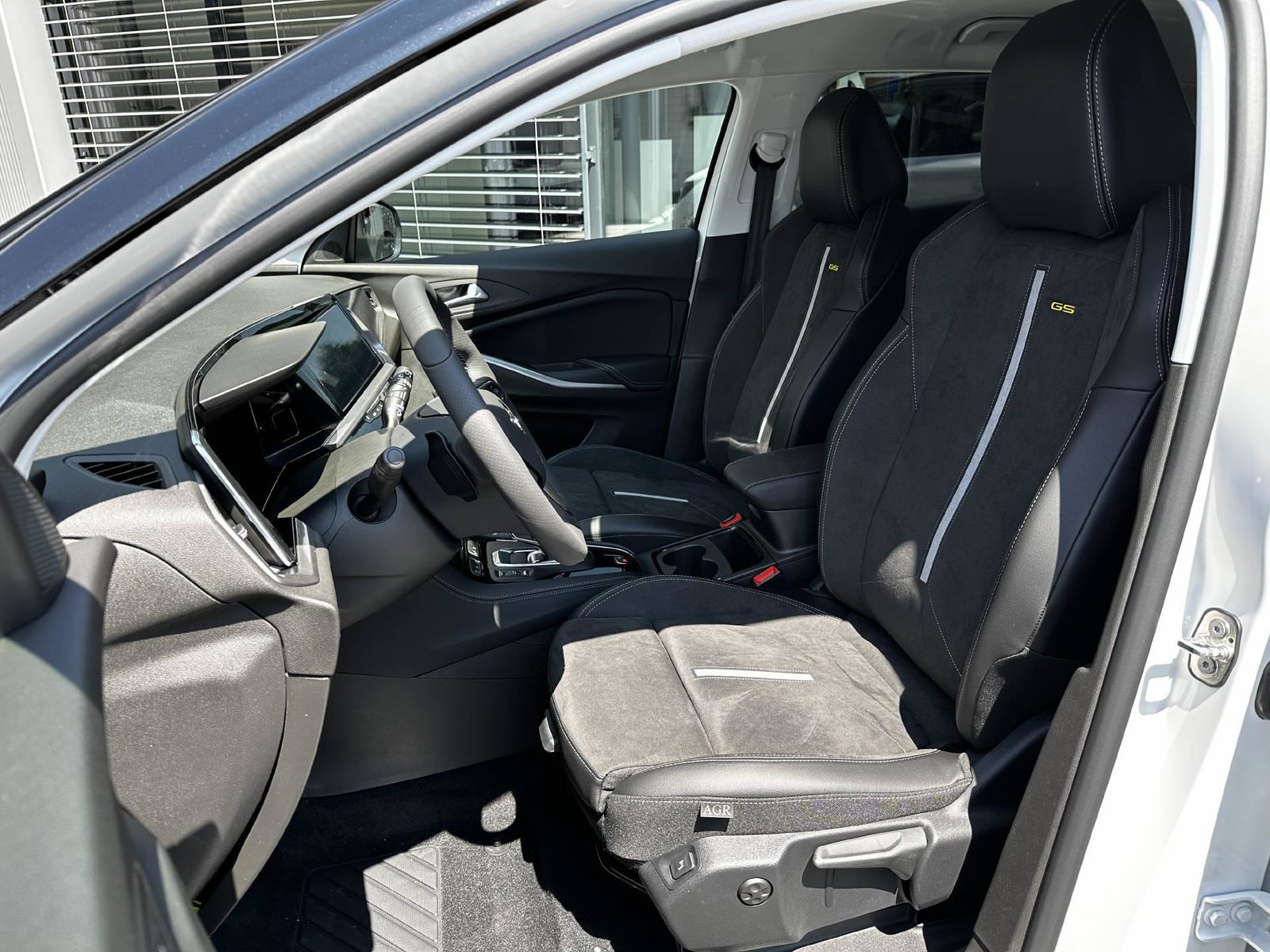 OPEL Grandland 1.6 T PHEV GSE, Plug-in-Hybrid Benzin/Elektro, Neuwagen, Automatik - 3