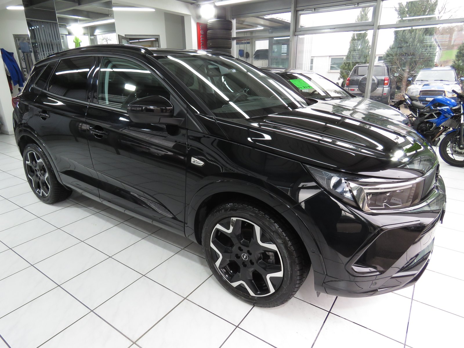 OPEL Grandland 1.2i TP Blitz Automatik, Petrol, Second hand / Used, Automatic - 3