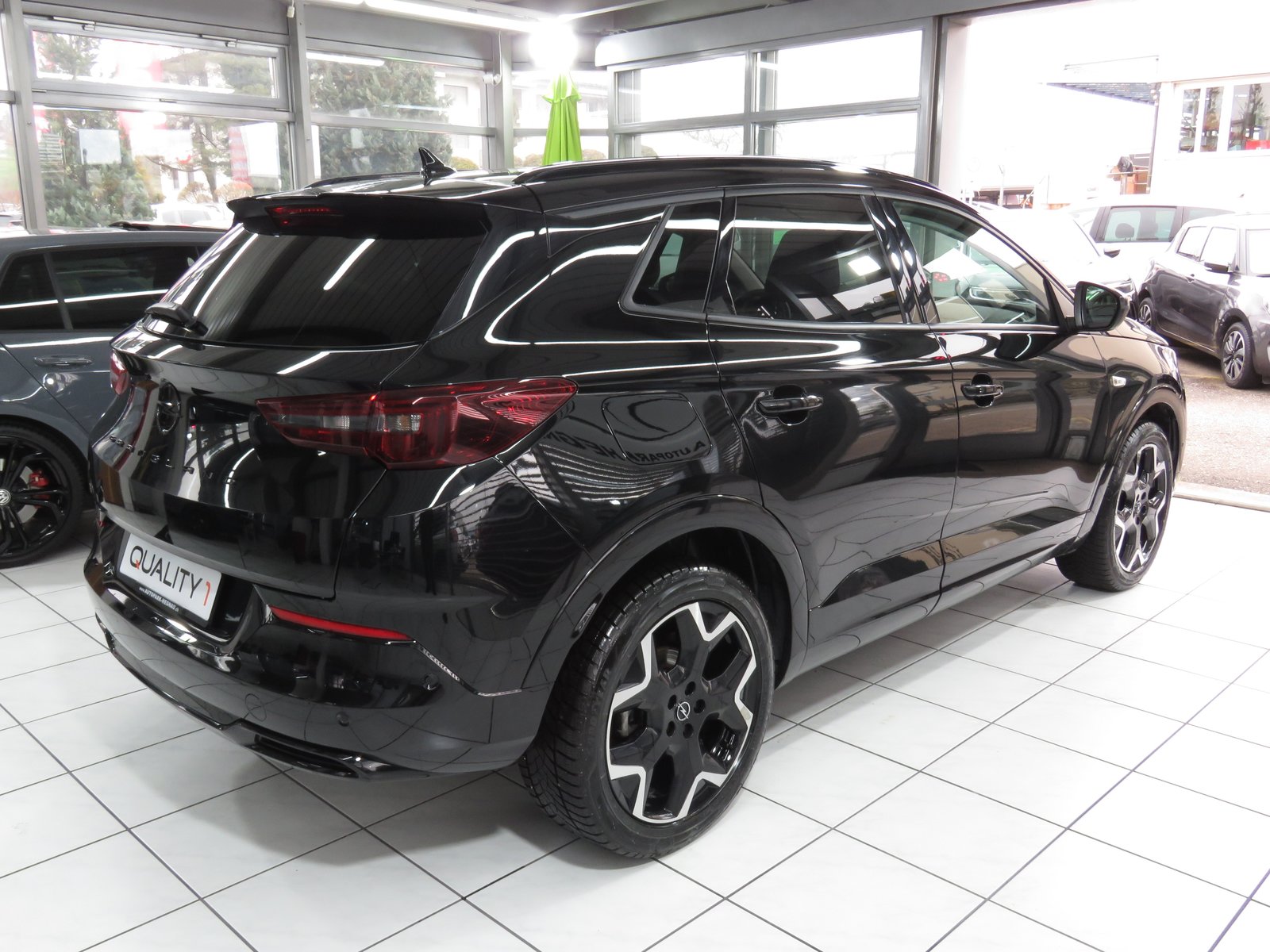 OPEL Grandland 1.2i TP Blitz Automatik, Petrol, Second hand / Used, Automatic - 4