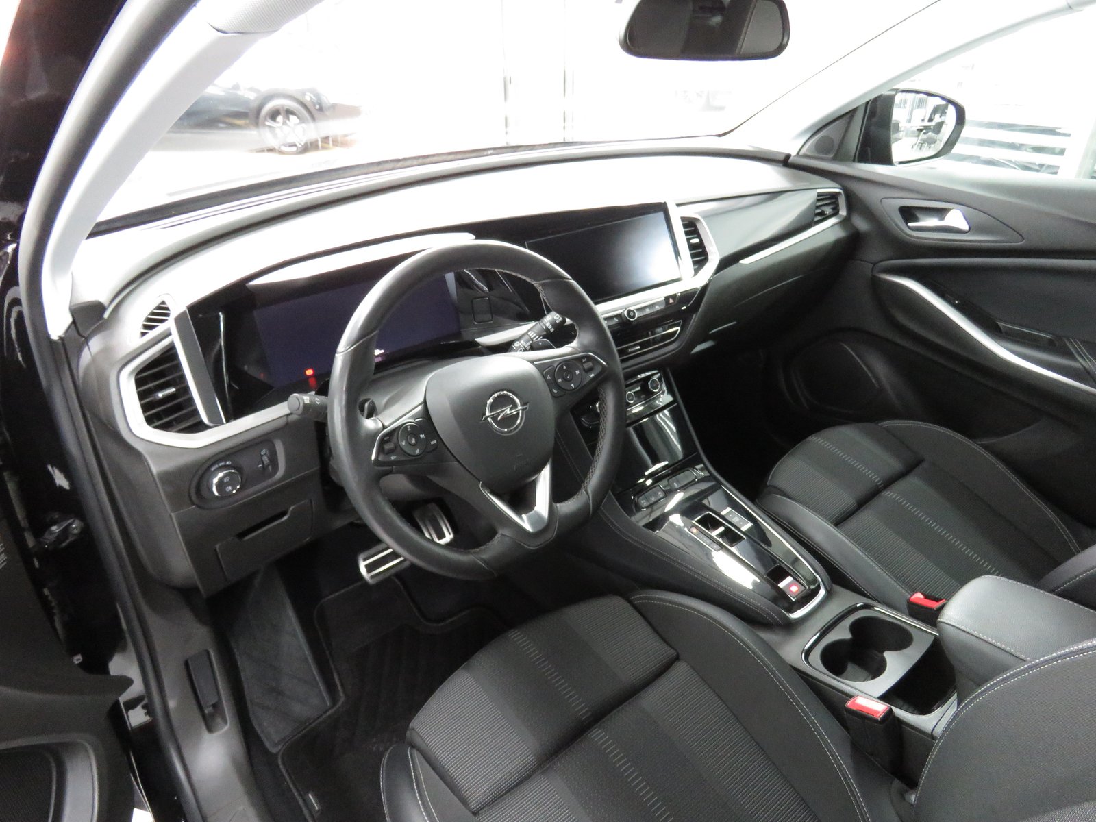 OPEL Grandland 1.2i TP Blitz Automatik, Petrol, Second hand / Used, Automatic - 7