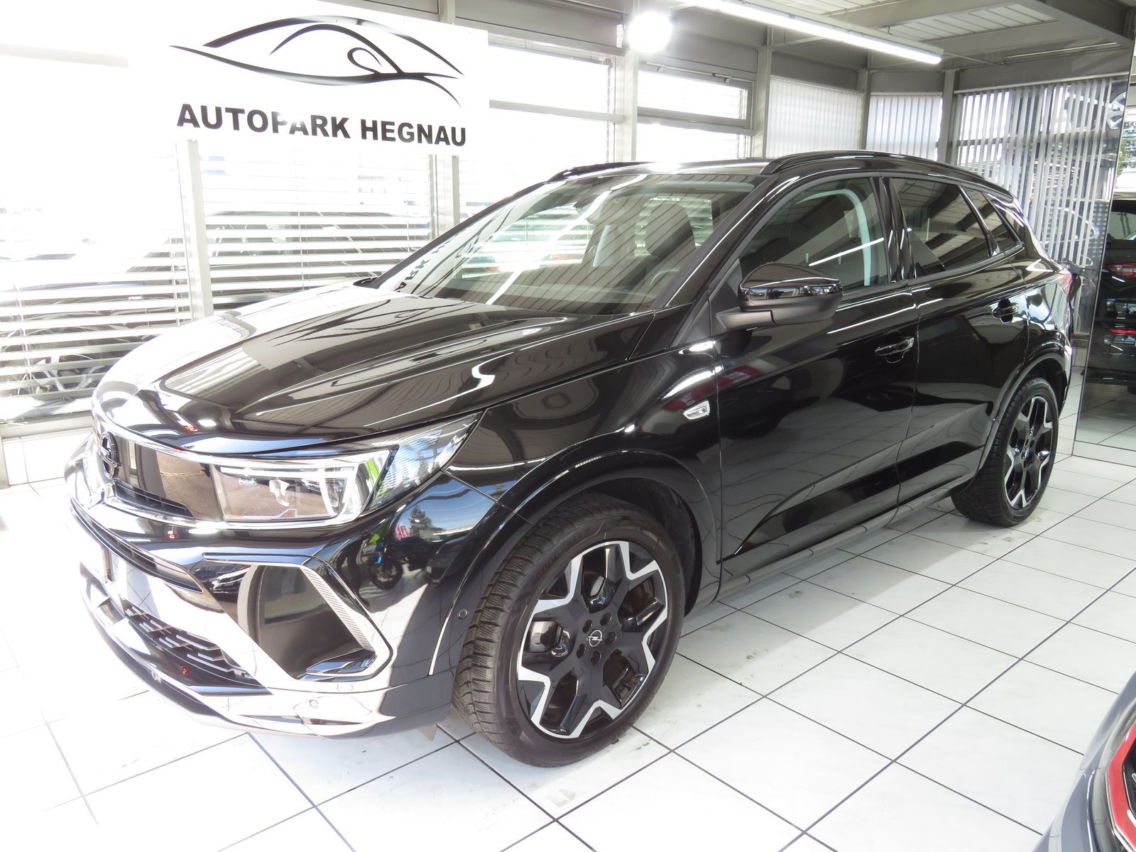 OPEL Grandland 1.2i TP Blitz Automatik