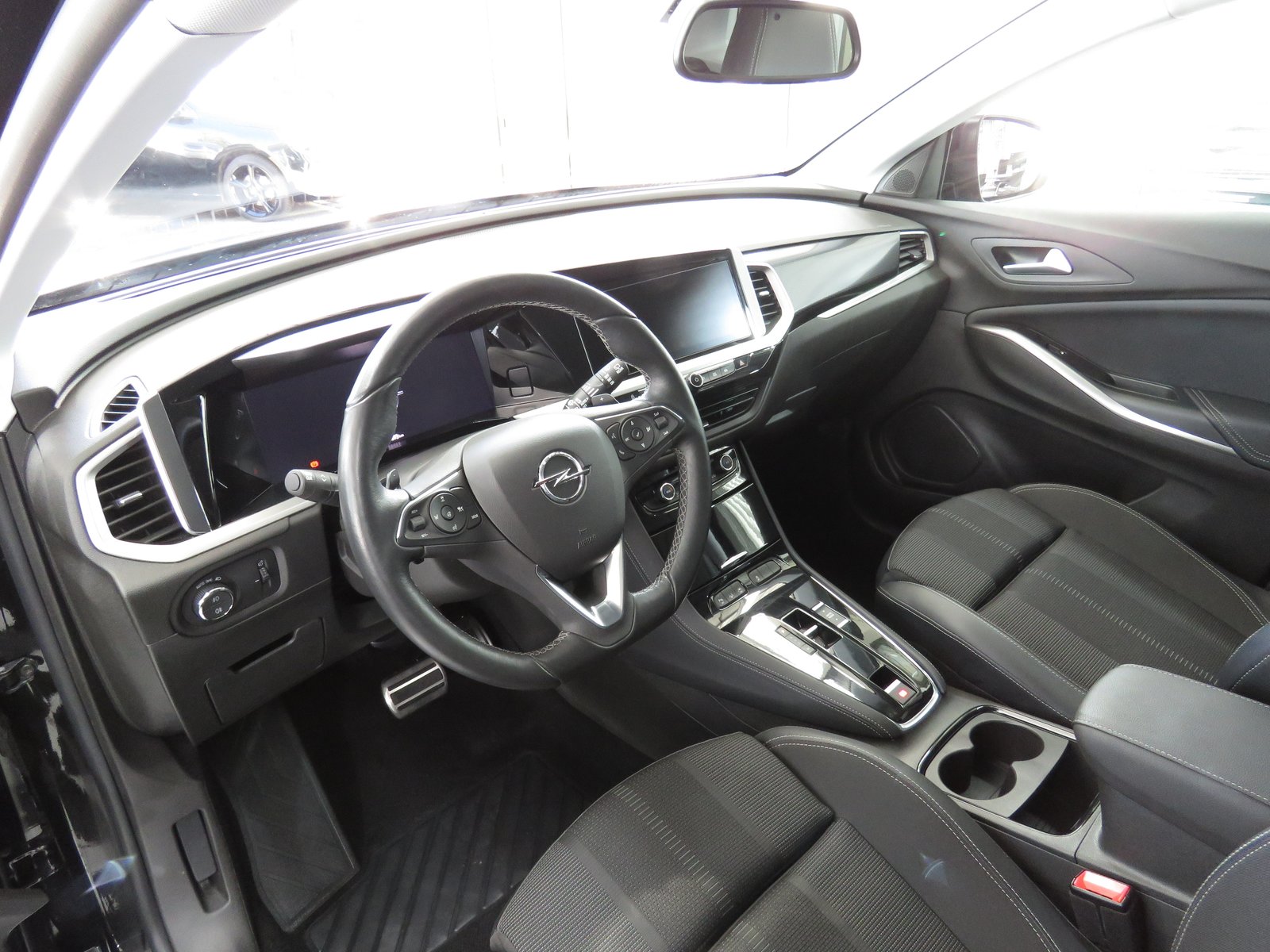 OPEL Grandland 1.2i TP Blitz Automatik, Essence, Occasion / Utilisé, Automatique - 7