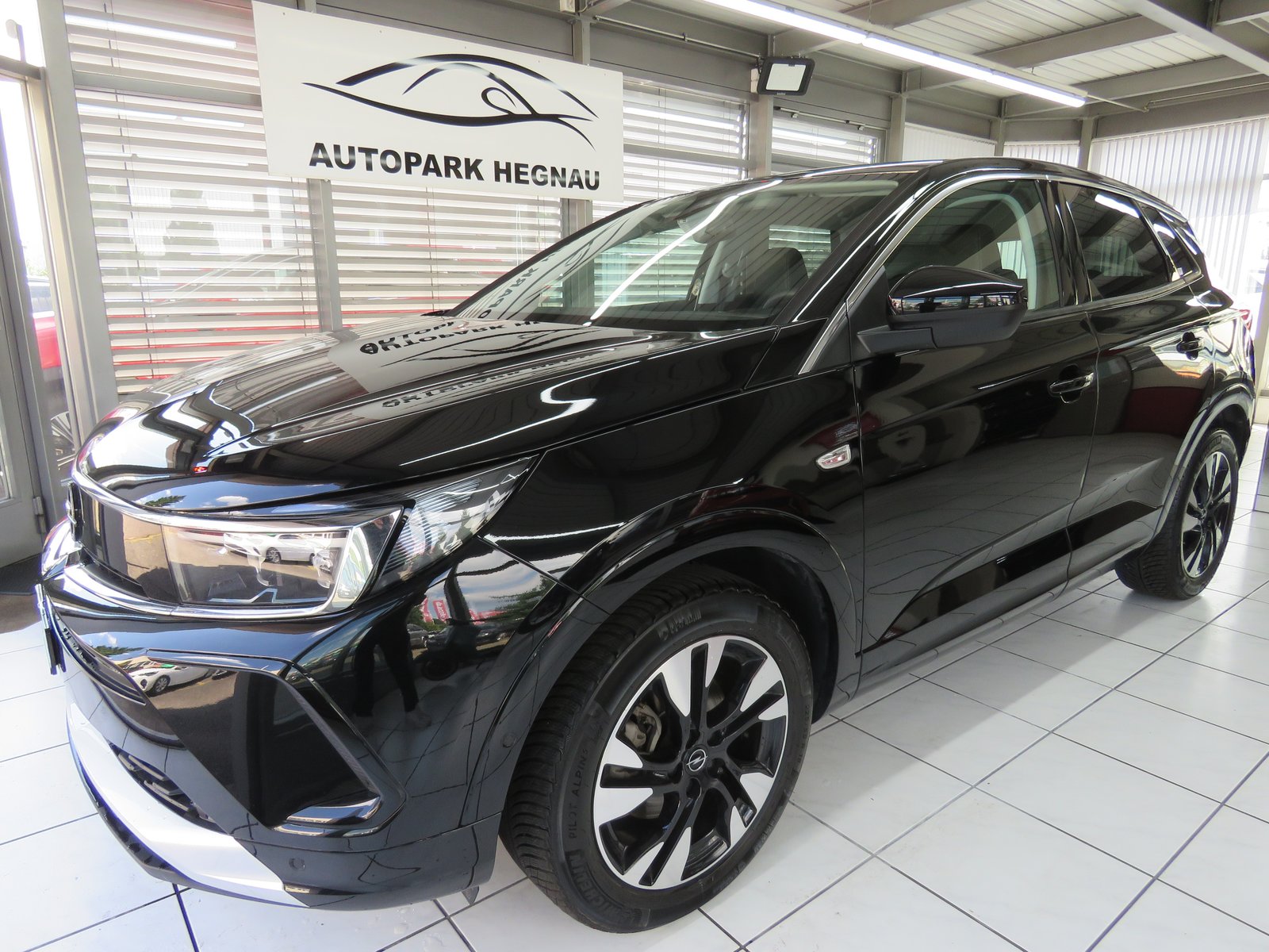 OPEL Grandland 1.2i TP Elegance Automat