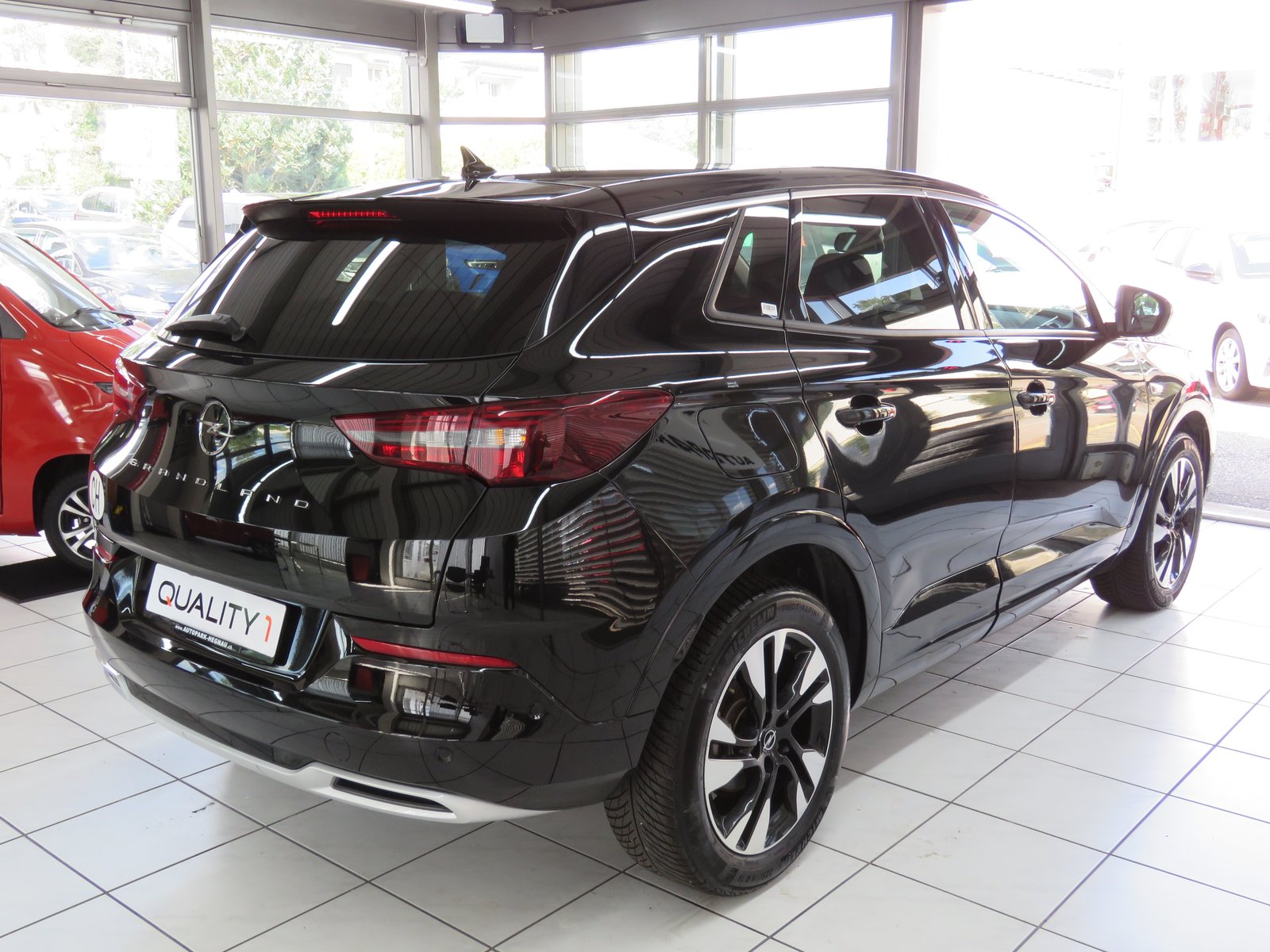 OPEL Grandland 1.2i TP Elegance Automat, Benzin, Occasion / Gebraucht, Automatik - 4