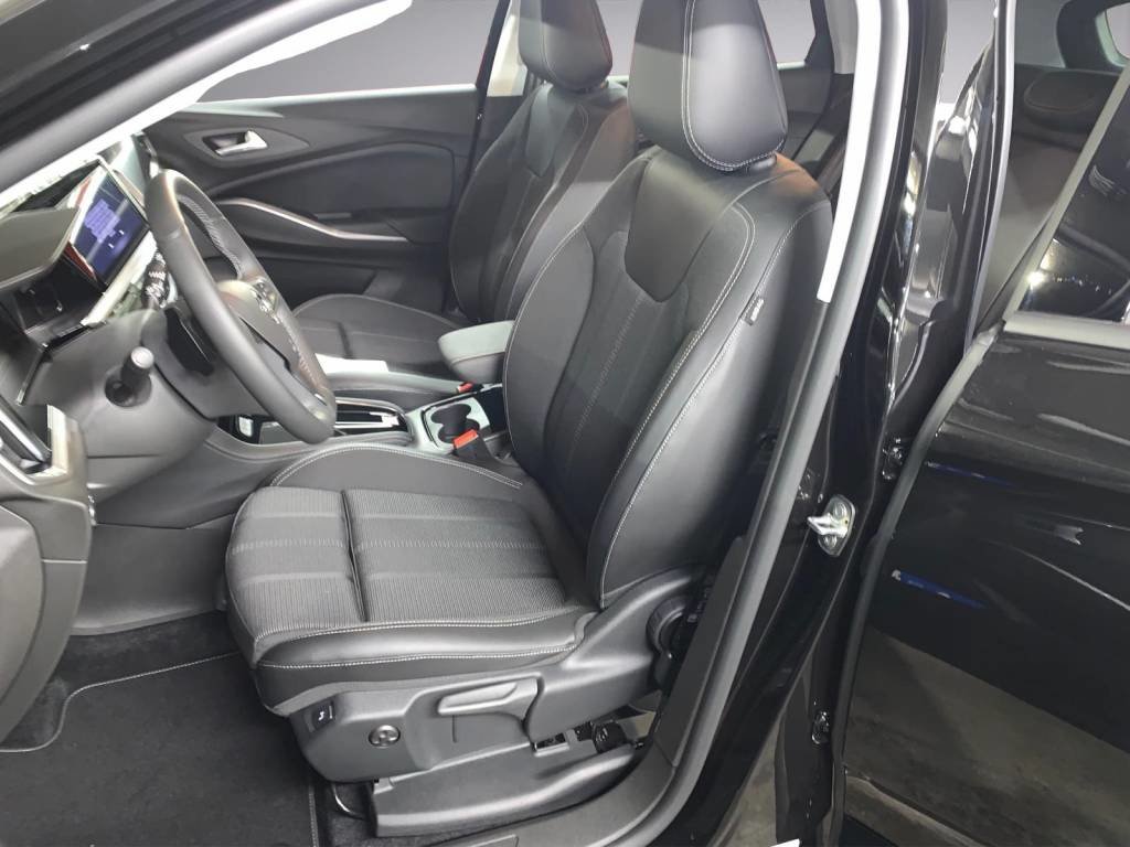 OPEL Grandland 1.2i TP Blitz Automatik, Essence, Occasion / Utilisé, Automatique - 5