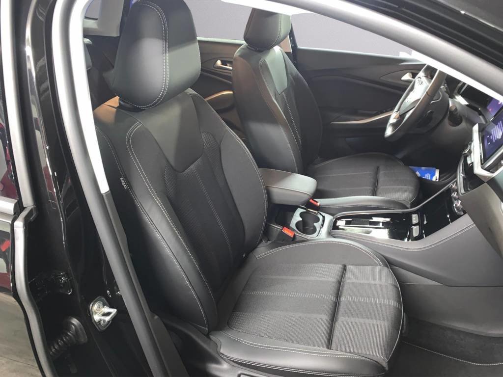 OPEL Grandland 1.2i TP Blitz Automatik, Essence, Occasion / Utilisé, Automatique - 7