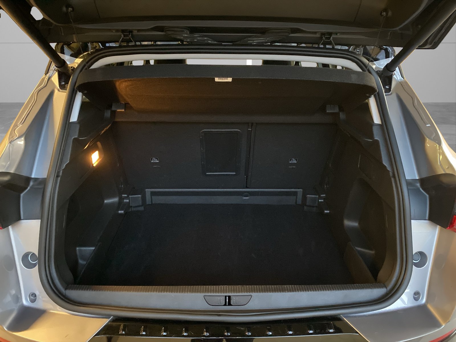 OPEL Grandland 1.2i TP Blitz Automatik, Benzin, Occasion / Gebraucht, Automatik - 7