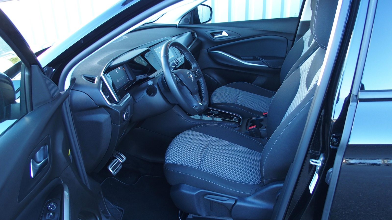 OPEL Grandland 1.2 T Edition, Petrol, Second hand / Used, Automatic - 6