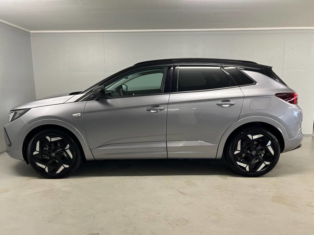 OPEL Grandland 1.6 Hybrid4 GSe Automatik, Mild-Hybrid Petrol/Electric, Second hand / Used, Automatic - 4