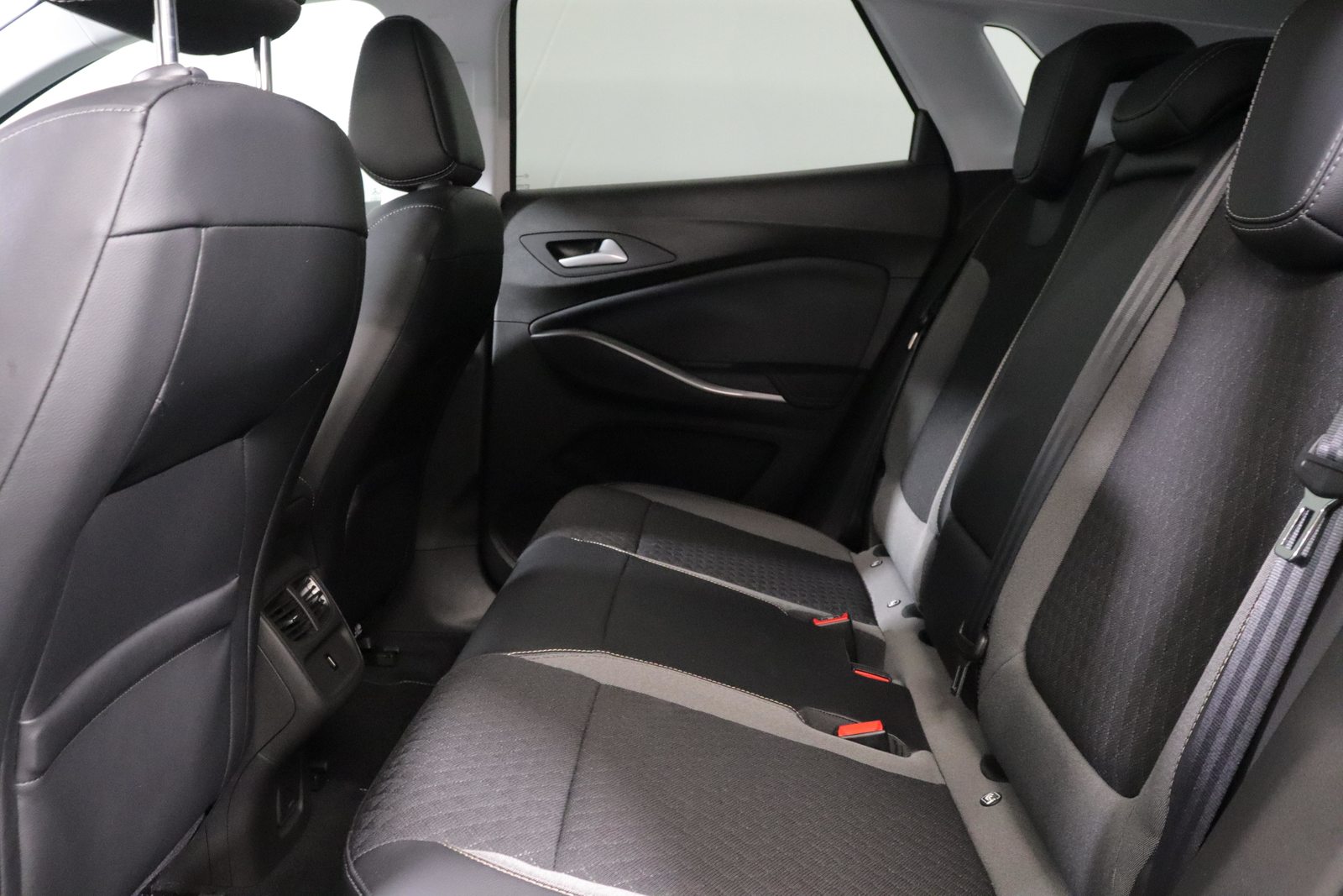 OPEL Grandland 1.6 T PHEV GS Line, Plug-in-Hybrid Petrol/Electric, Second hand / Used, Automatic - 4