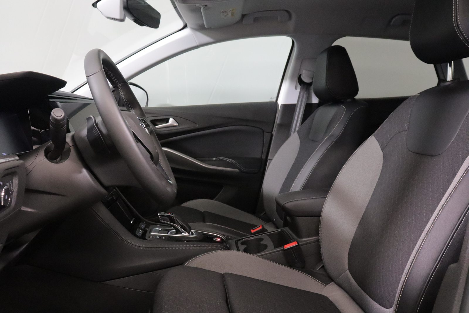 OPEL Grandland 1.6 T PHEV GS Line, Plug-in-Hybrid Petrol/Electric, Second hand / Used, Automatic - 5