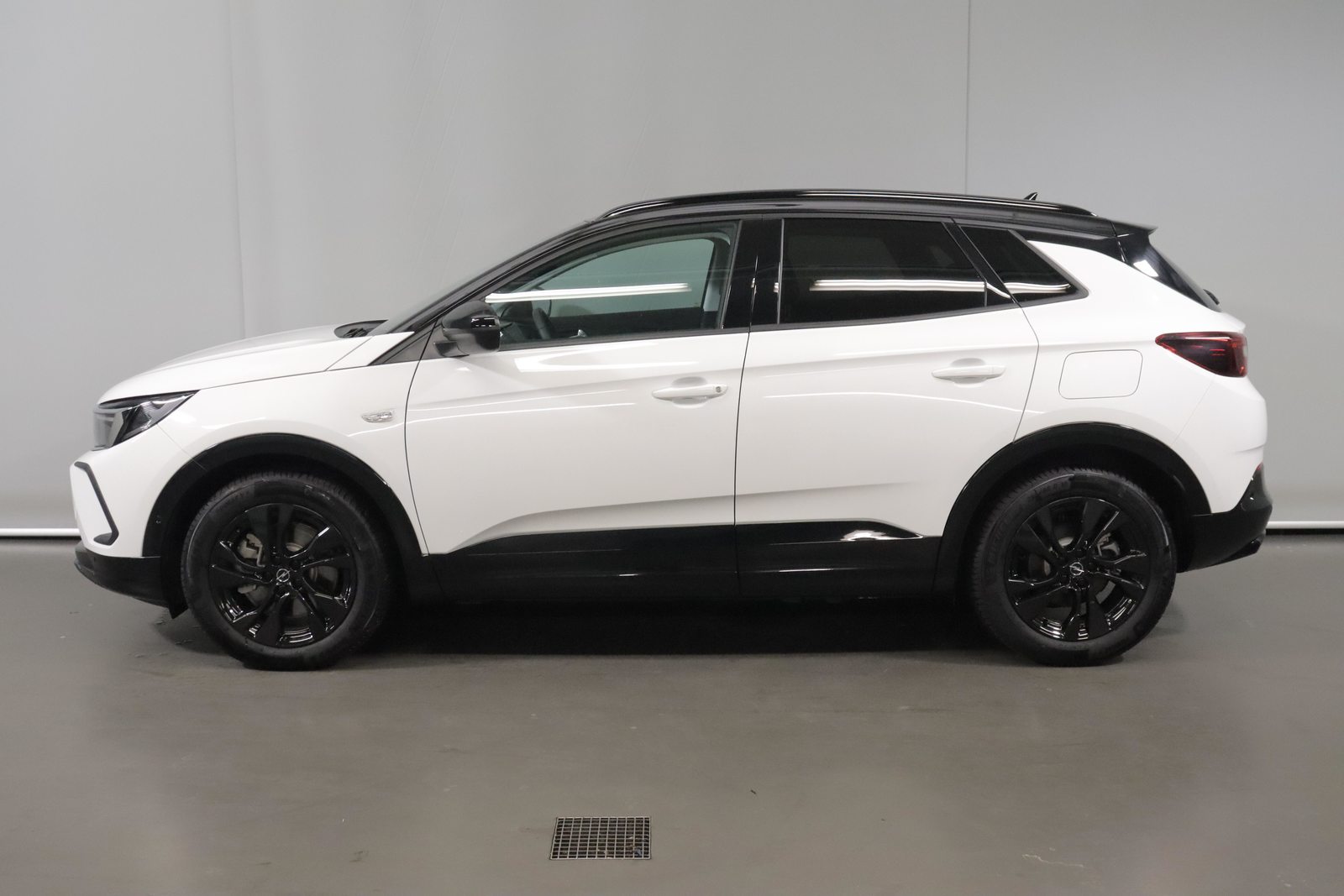 OPEL Grandland 1.6 T PHEV GS Line, Plug-in-Hybrid Petrol/Electric, Second hand / Used, Automatic - 6