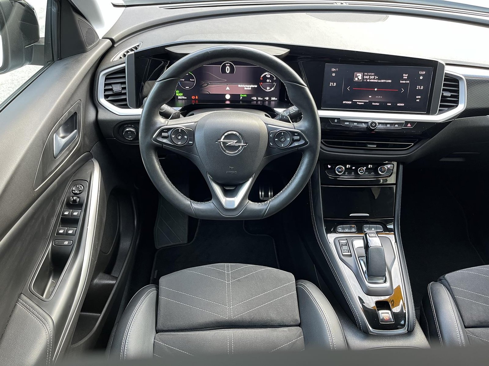 OPEL Grandland 1.6 T PHEV Ultimate 4x4, Hybride Rechargeable Essence/Électricité, Occasion / Utilisé, Automatique - 6