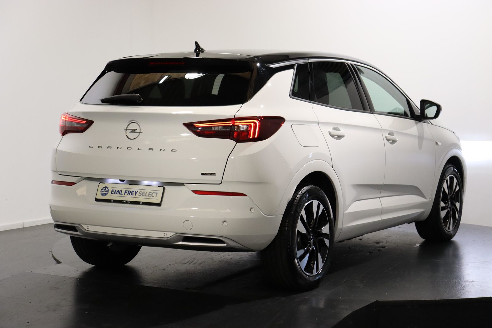 OPEL Grandland 1.6 T PHEV Elegance, Plug-in-Hybrid Petrol/Electric, Second hand / Used, Automatic - 2