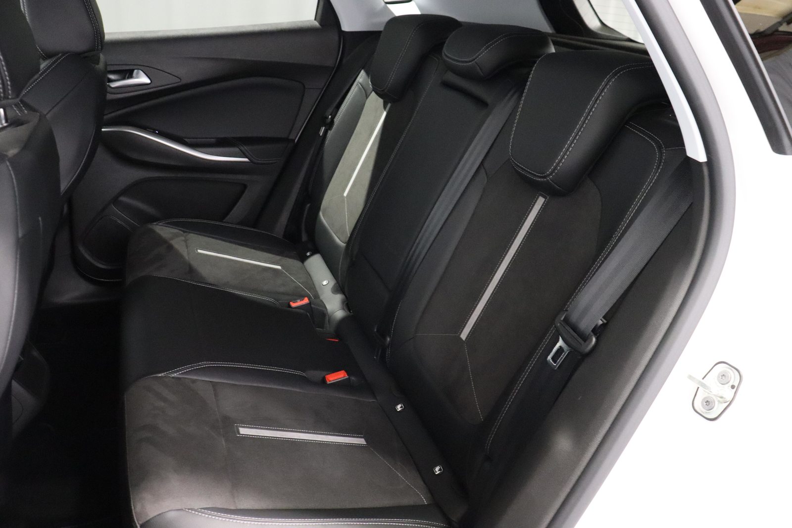 OPEL Grandland 1.6 T PHEV GSE, Plug-in-Hybrid Benzina/Elettrica, Occasioni / Usate, Automatico - 5