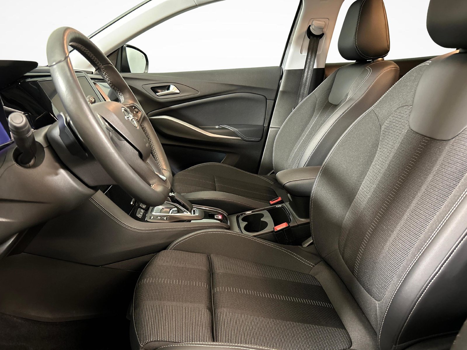 OPEL Grandland 1.6 T PHEV Elegance, Plug-in-Hybrid Benzin/Elektro, Occasion / Gebraucht, Automatik - 3