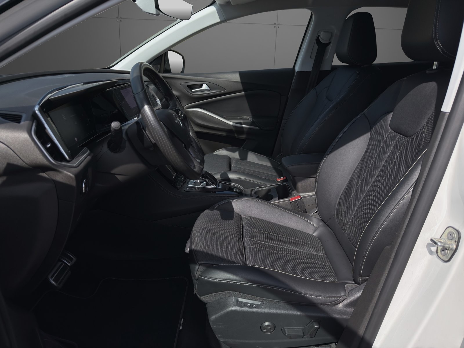 OPEL Grandland 1.6 Hybrid4 GSe Automatik, Plug-in-Hybrid Benzin/Elektro, Occasion / Gebraucht, Automatik - 6