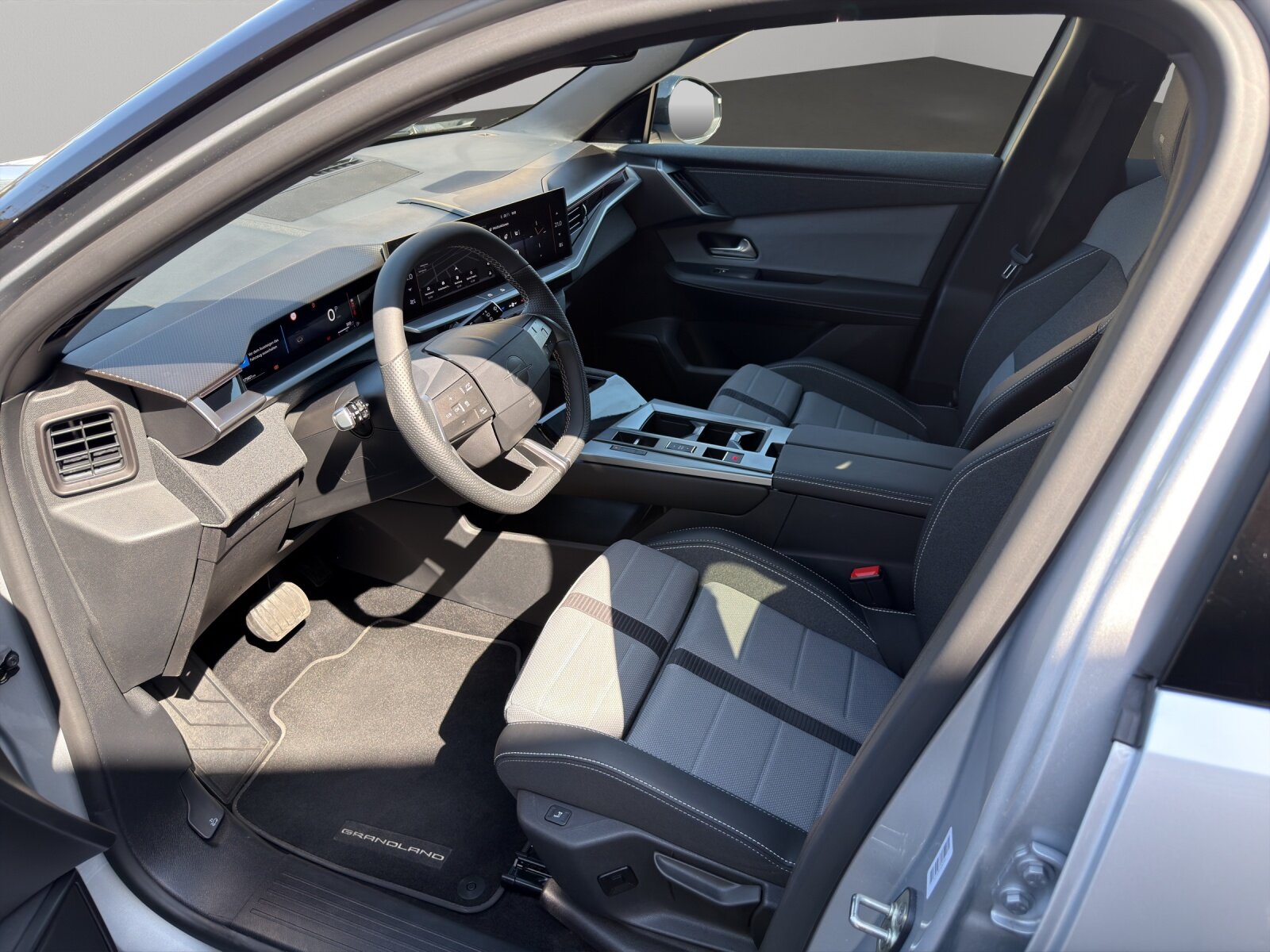 OPEL Grandland 1.2 T HEV GS, Voll-Hybrid Benzin/Elektro, Occasion / Gebraucht, Automatik - 4