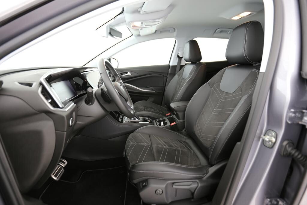 OPEL Grandland 1.6 T PHEV Elegance, Plug-in-Hybrid Petrol/Electric, Second hand / Used, Automatic - 4