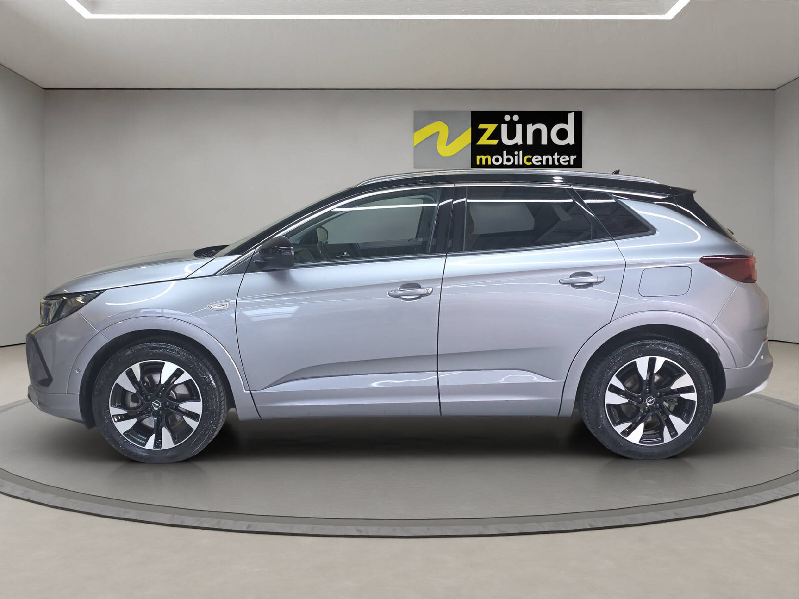OPEL Grandland 1.6 T PHEV Ultimate, Plug-in-Hybrid Petrol/Electric, Second hand / Used, Automatic - 2