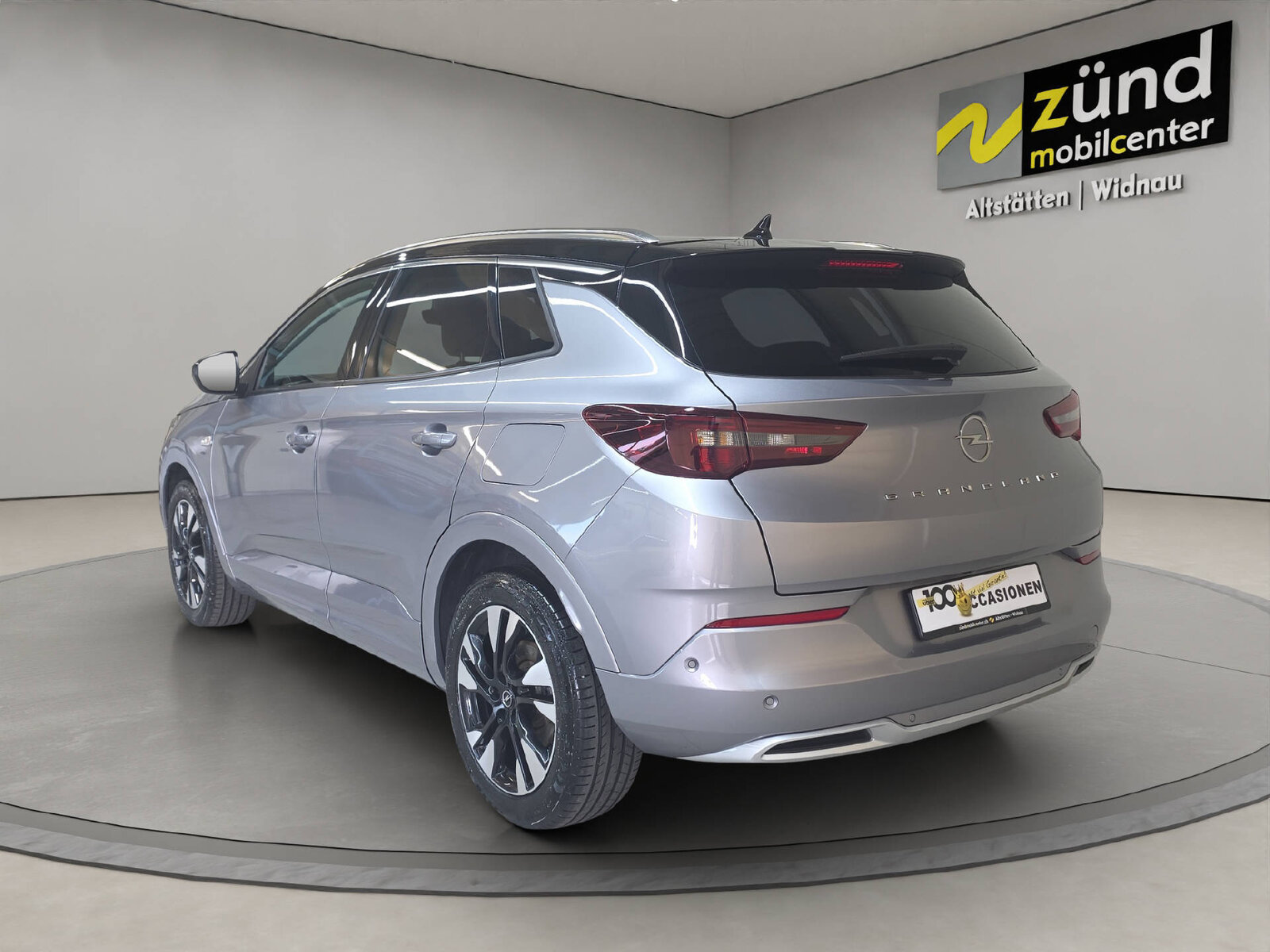 OPEL Grandland 1.6 T PHEV Ultimate, Plug-in-Hybrid Petrol/Electric, Second hand / Used, Automatic - 3