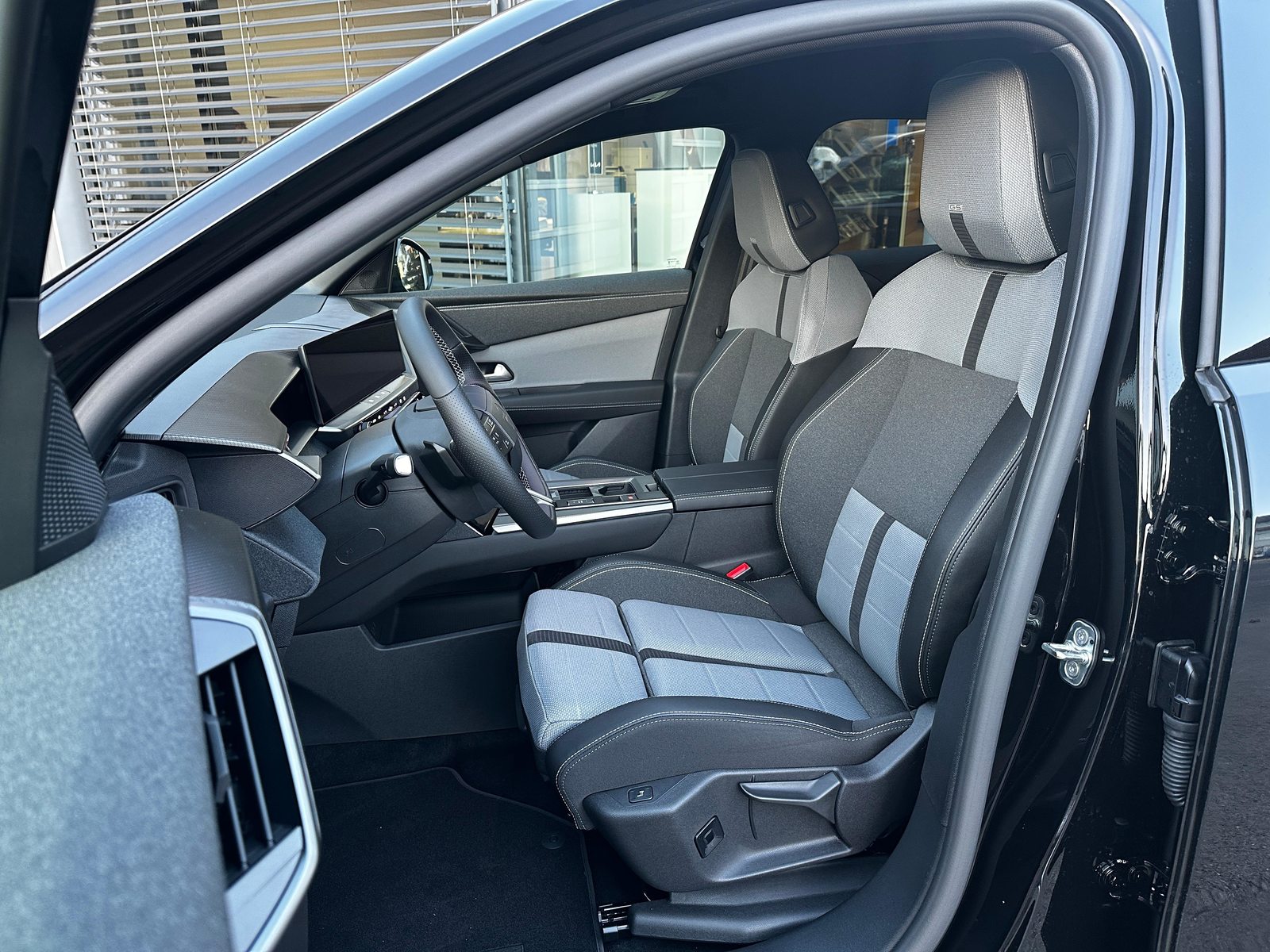 OPEL Grandland 1.2 T MHEV GS, Mild-Hybrid Benzin/Elektro, Vorführwagen, Automatik - 3