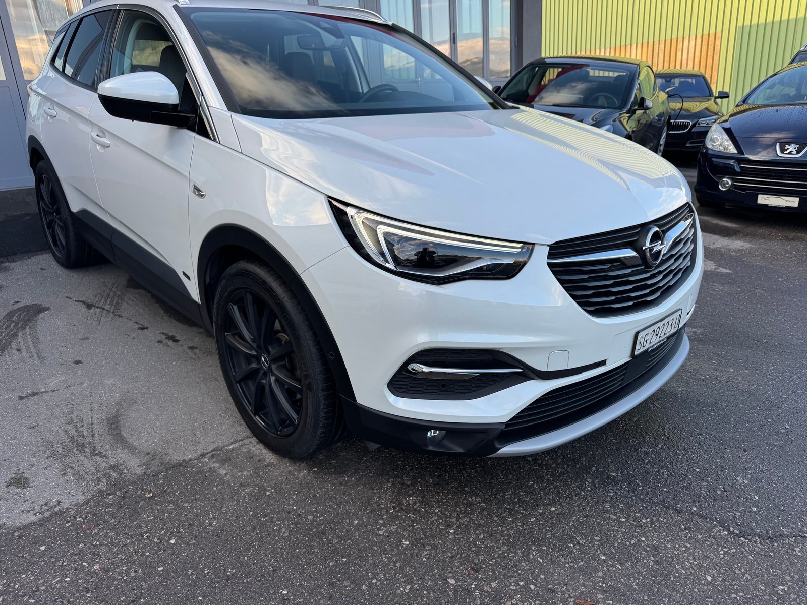 OPEL Grandland X 1.6 Hybrid4 Ultimate Automatik, Plug-in-Hybrid Benzin/Elektro, Occasion / Gebraucht, Automatik - 2