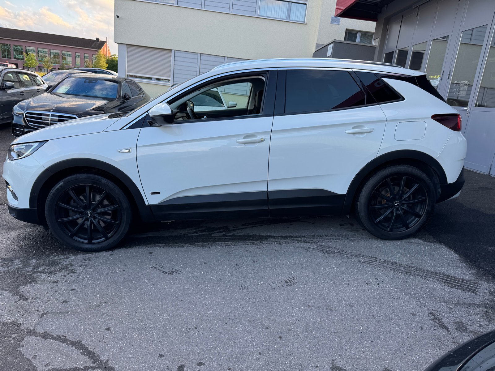 OPEL Grandland X 1.6 Hybrid4 Ultimate Automatik, Plug-in-Hybrid Benzin/Elektro, Occasion / Gebraucht, Automatik - 7