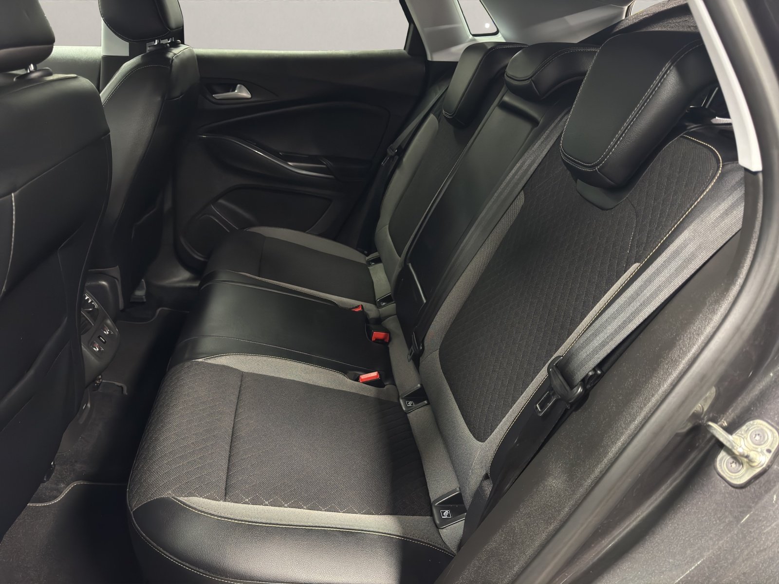 OPEL Grandland X 1.2 T Ultimate, Petrol, Second hand / Used, Automatic - 4