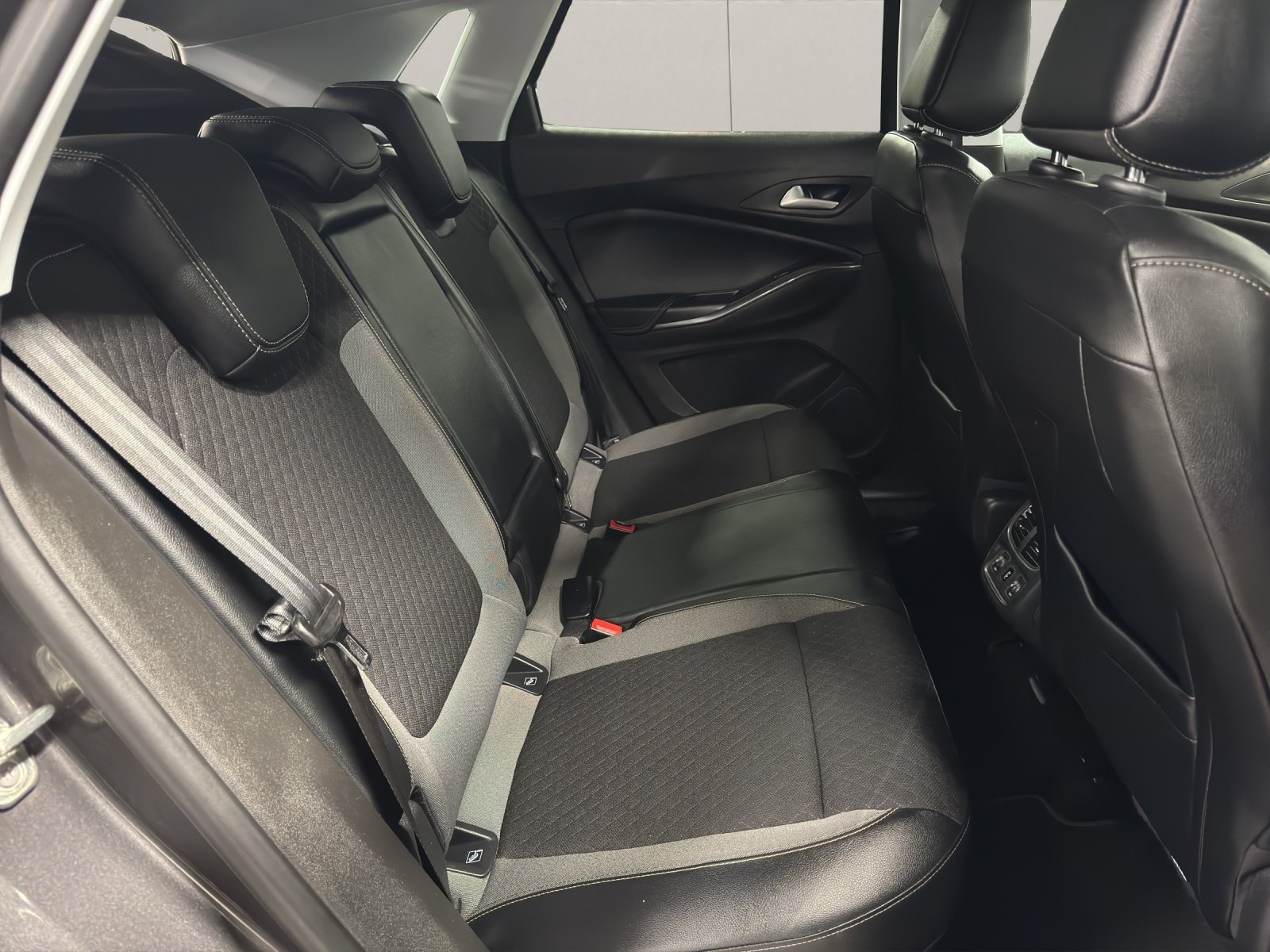 OPEL Grandland X 1.2 T Ultimate, Petrol, Second hand / Used, Automatic - 5