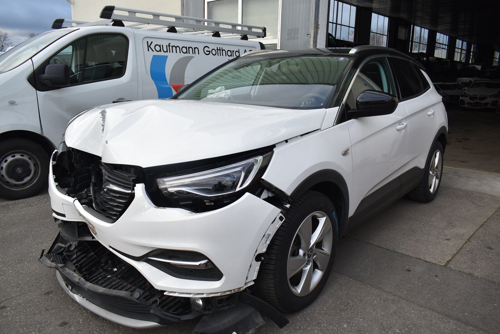 OPEL Grandland X 1.2i TP Enjoy Automatik