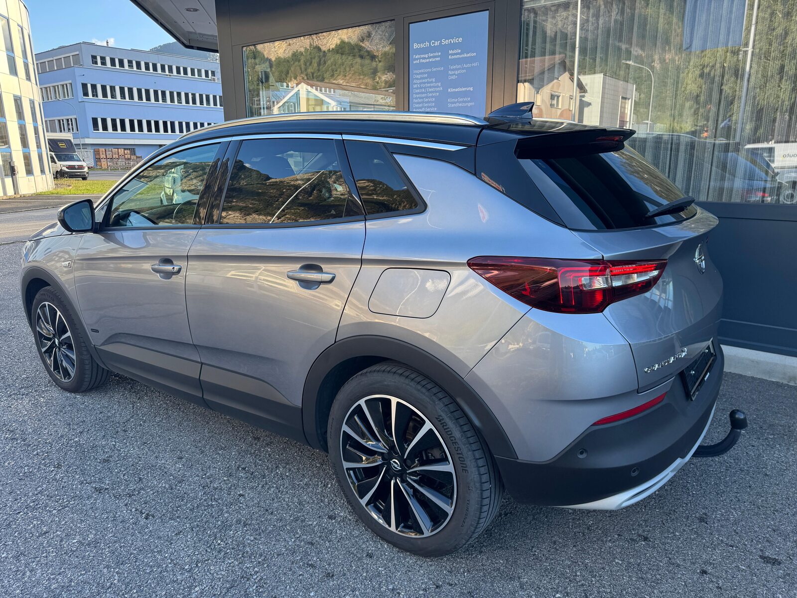 OPEL Grandland X 1.6Turbo 4x4 Plug-in-Hybrid Ultimate, Plug-in-Hybrid Petrol/Electric, Second hand / Used, Automatic - 3