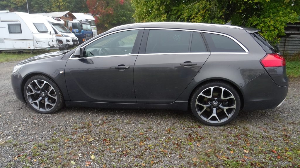 OPEL Insignia Sports Tourer 2.8 V6 T 4x4 OPC, Benzin, Occasion / Gebraucht, Automatik - 3