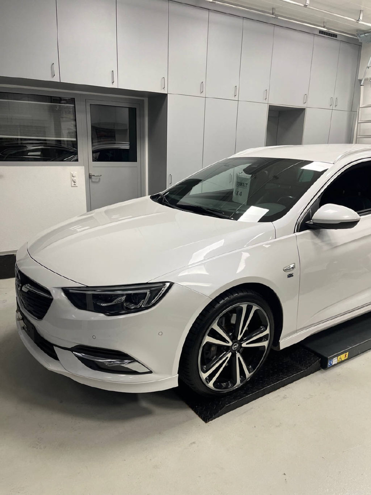 OPEL Insignia Sports Tourer 2.0 T Exclusive AWD, Benzin, Occasion / Gebraucht, Automatik - 3