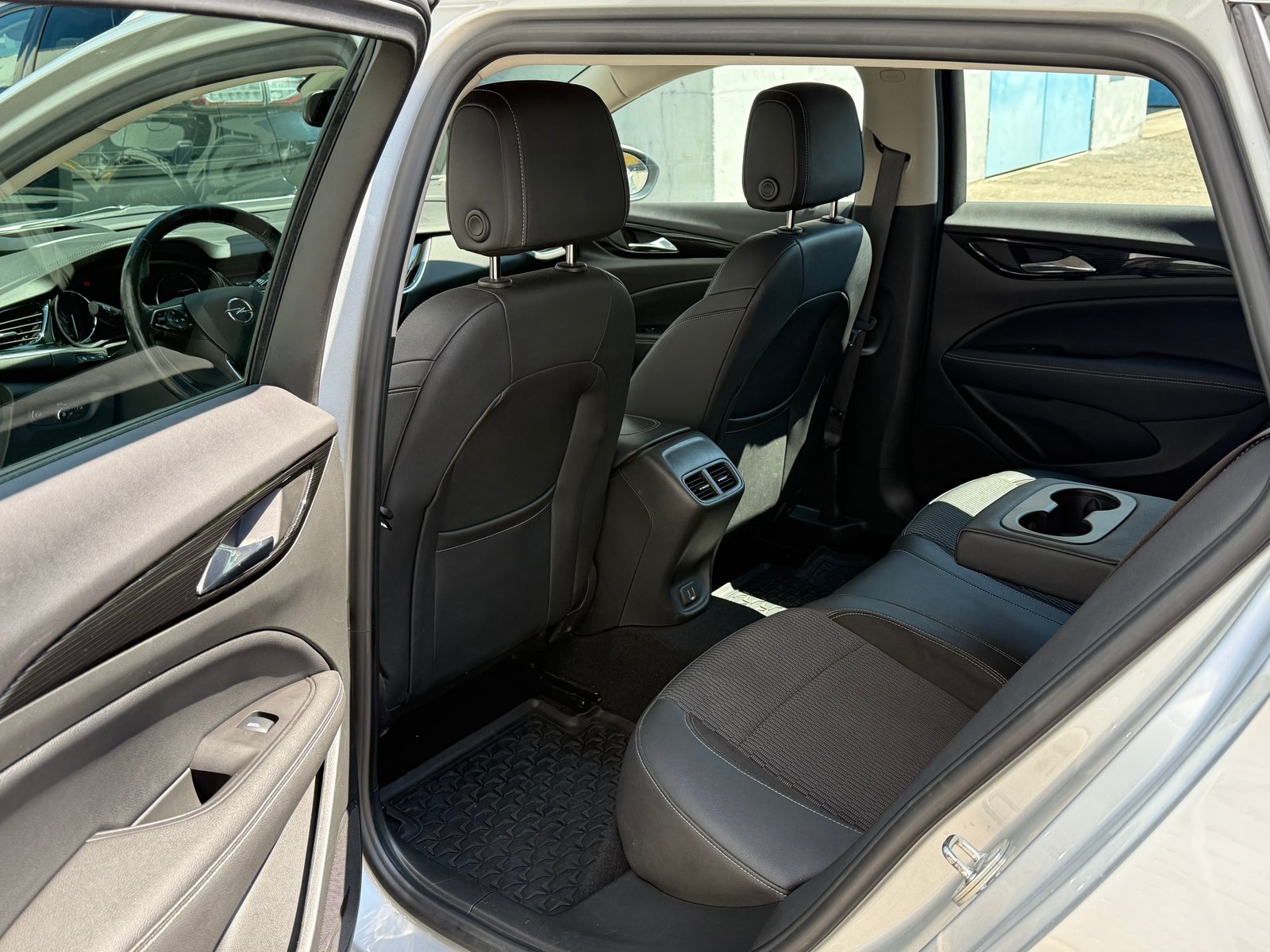 OPEL Insignia 2.0 BiDTI Sports Tourer Excellence 4WD A., Diesel, Occasion / Utilisé, Automatique - 7