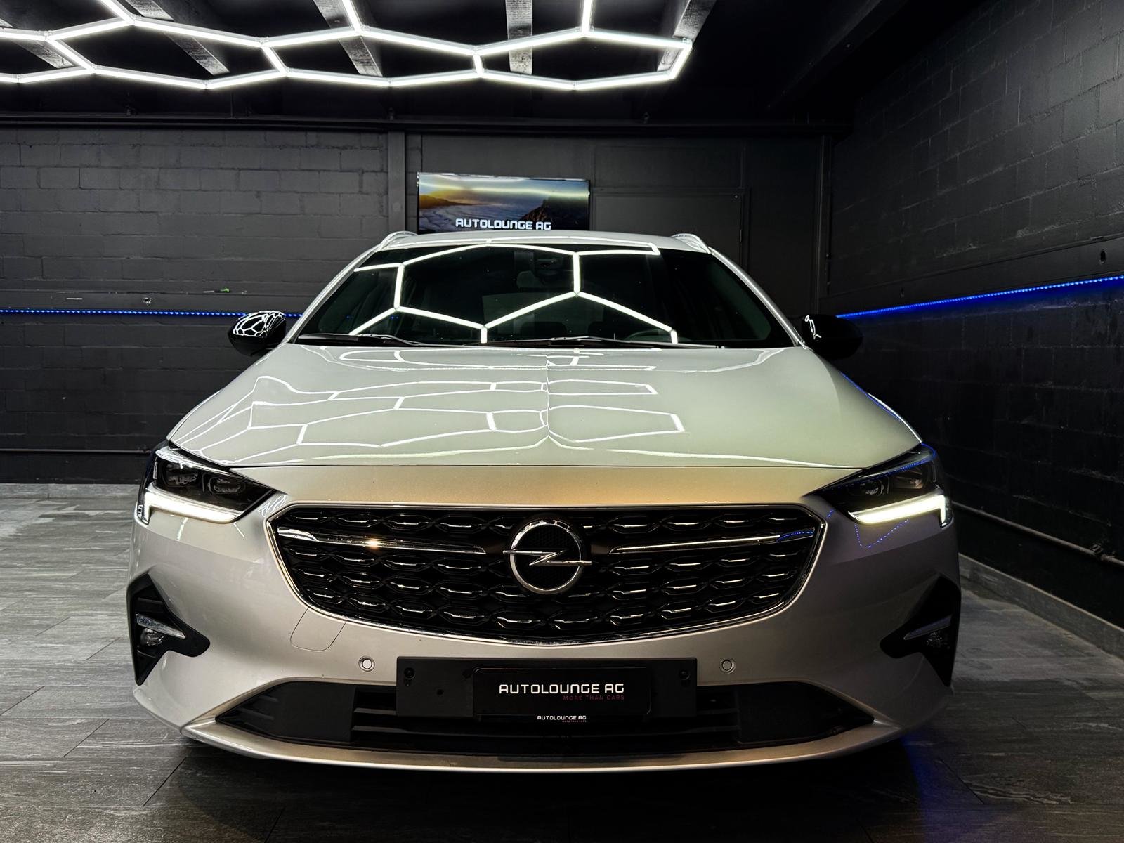 OPEL Insignia 2.0 T Sports Tourer Edition Automatic, Essence, Occasion / Utilisé, Automatique - 2