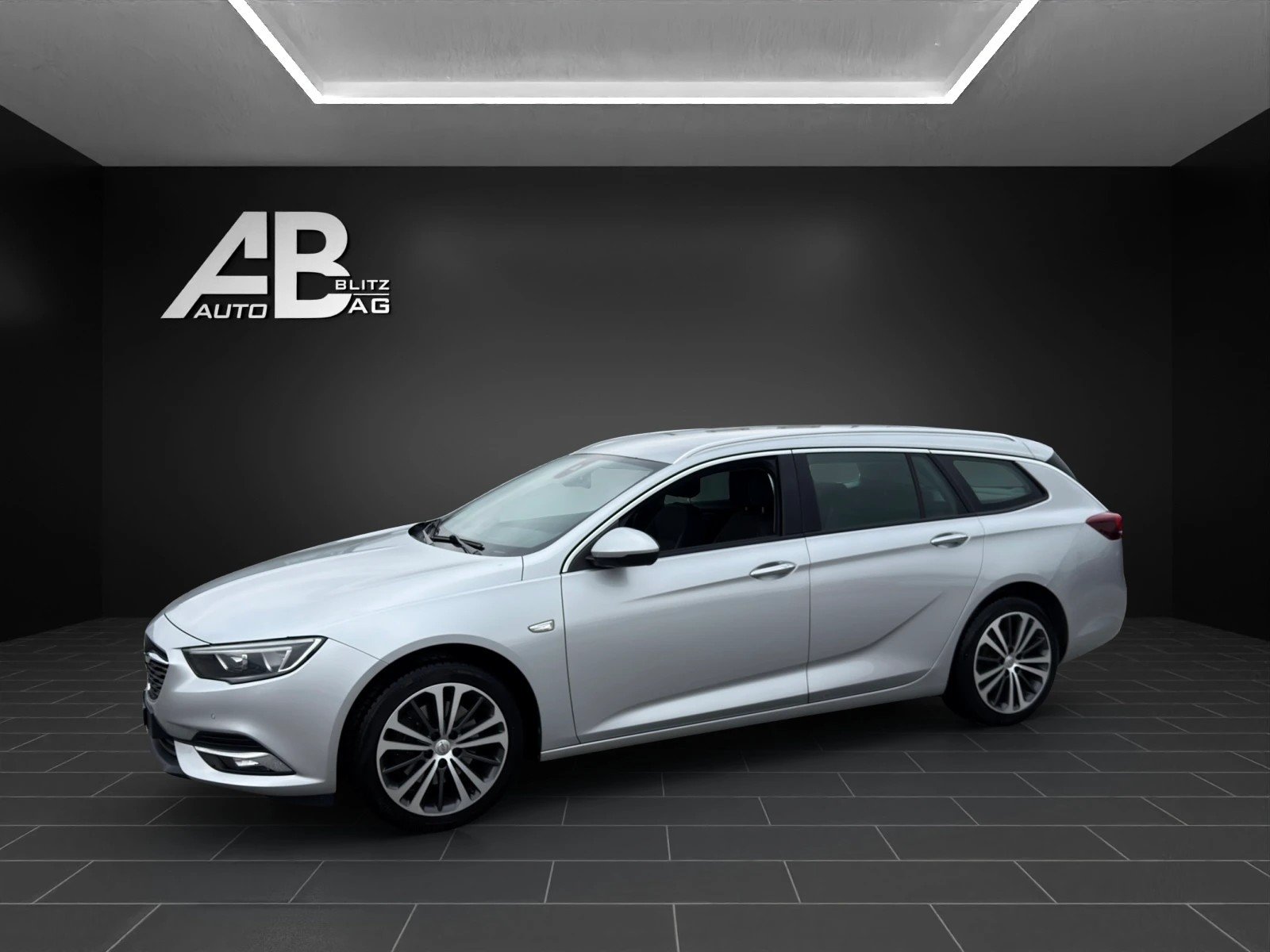 OPEL Insignia 2.0 CDTI Sports Tourer Edition, Diesel, Occasion / Utilisé, Manuelle - 2