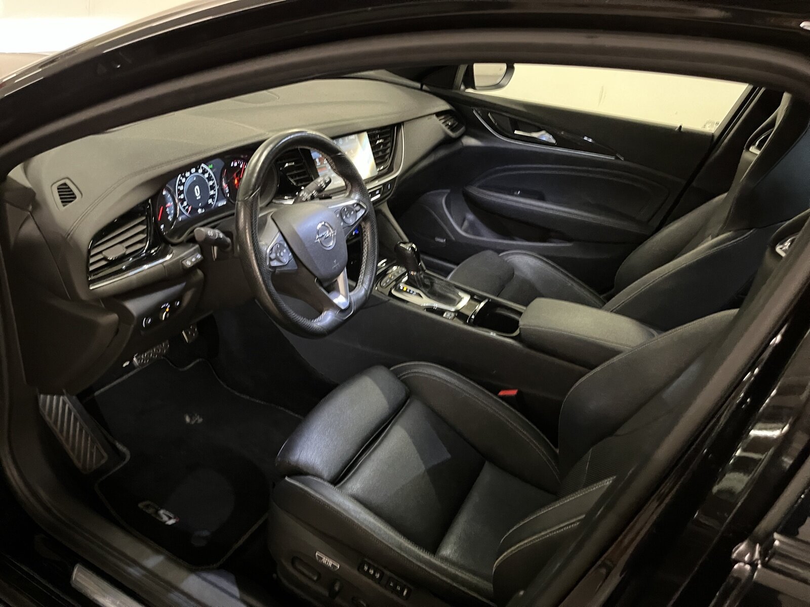 OPEL Insignia Sports Tourer 2.0 T GSi AWD, Benzin, Occasion / Gebraucht, Automatik - 7