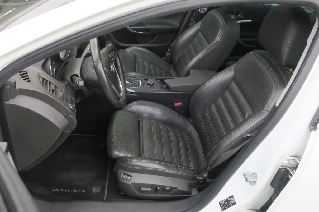 OPEL INSIGNIA 2.8 V6 T 4x4 Sport, Essence, Occasion / Utilisé, Automatique - 4