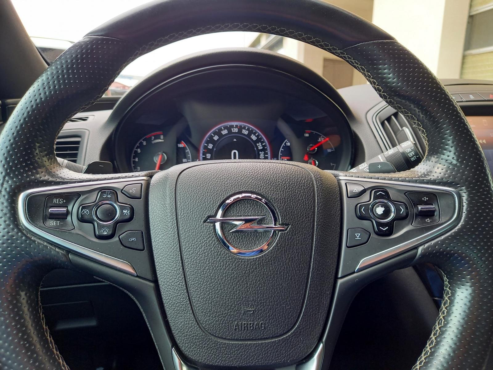 OPEL Insignia 2.8 V6 T 4x4 OPC, Benzin, Occasion / Gebraucht, Automatik - 6